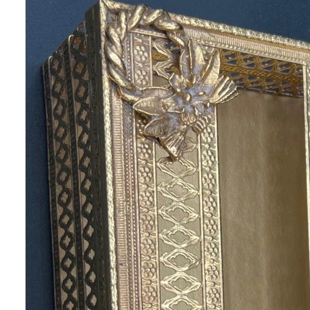 Mid Century Tissue Dispenser Gold Metal 1960s‎ Bathroom Decor Hollywood Regency